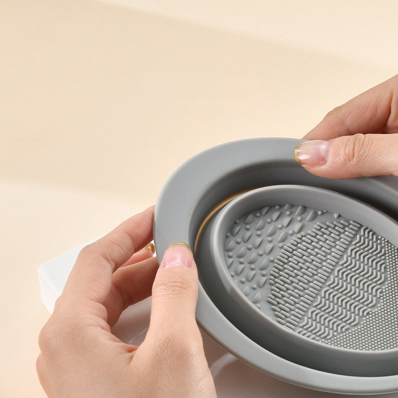 Efficient Makeup Brush Cleaning Bowl for Easy Brush Care and Hygiene