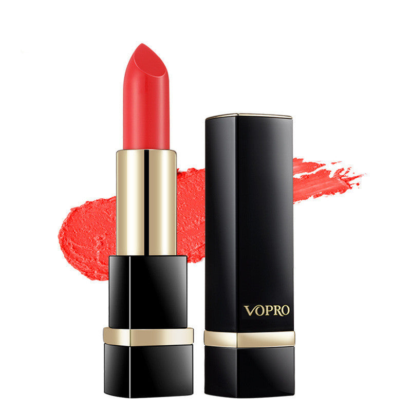 Luxurious Lipstick for Bold, Vibrant Color and Smooth Application