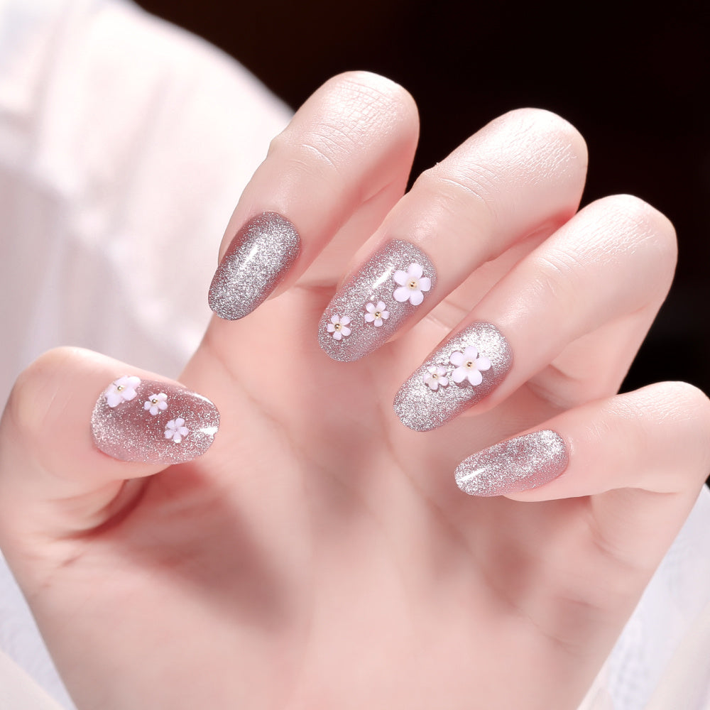 Shiny Silver Artificial Nails – Sleek, Glamorous Nails in an Instant