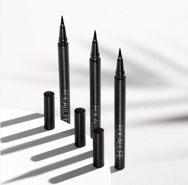 Eyeliner Pen – Precise Definition for Bold, Beautiful Eyes